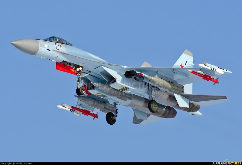 Israel co F-35I, UAE doc tien mua Su-35 de doi pho-Hinh-3